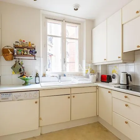 Superb Parisian Apartment Paris