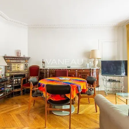 Superb Parisian *