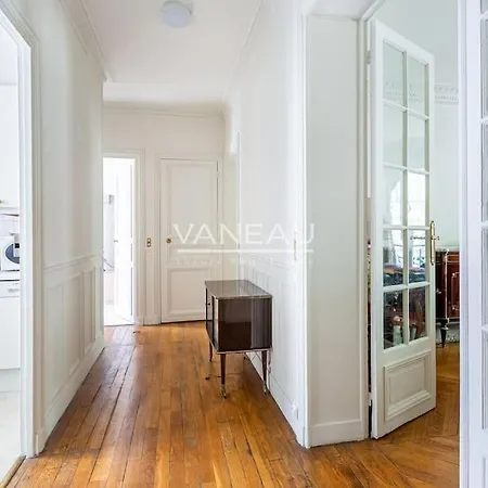 Apartment Superb Parisian Paris